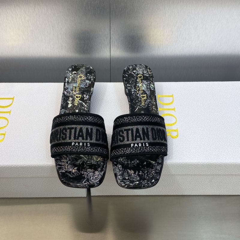 ch**an D*or slippers
